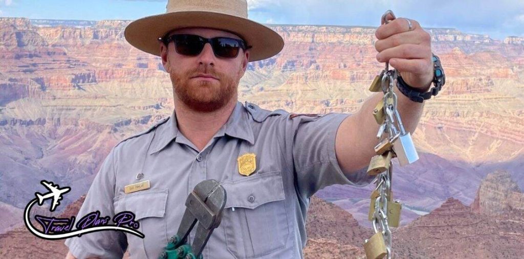 Grand Canyon issued a warning about love locks