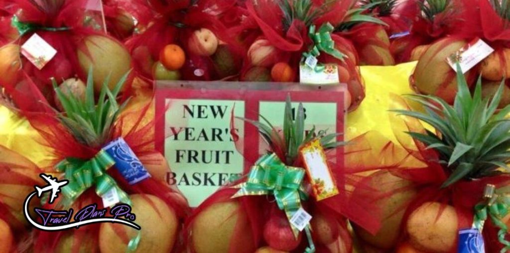 Philippines New Years Traditions – Consuming Round Fruits and Wearing Polka Dots